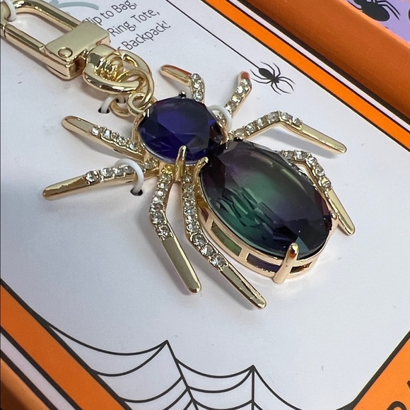 True to Form | Iridescent Spider 🕷️ Bag Charm - Picture 3 of 11